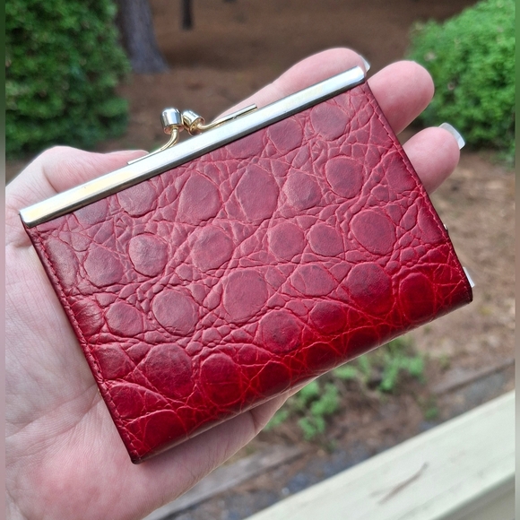 Vintage 1960's Plymouth Red Leather Croc Embossed Kisslock Wallet Coin Purse - Picture 1 of 10